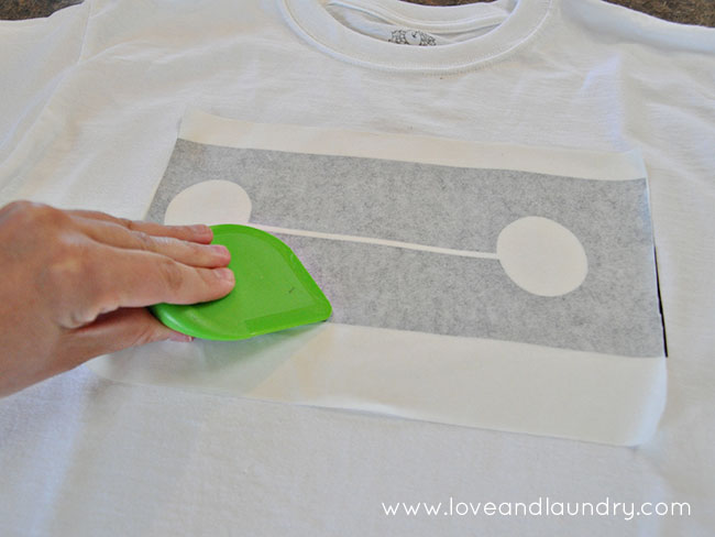 Our boys love Big Hero 6 and this easy DIY Baymax t-shirt is a project that takes less than 10 minutes to make!