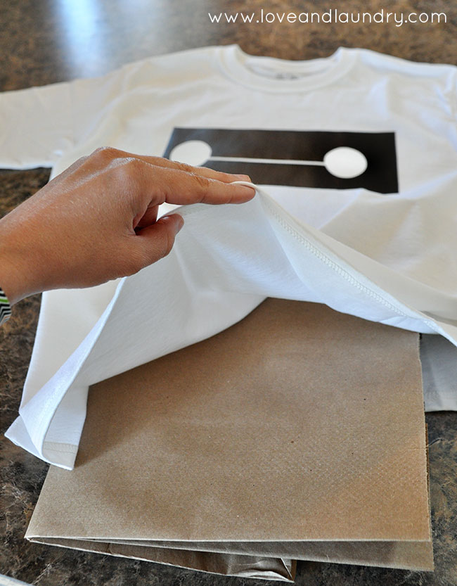 Our boys love Big Hero 6 and this easy DIY Baymax t-shirt is a project that takes less than 10 minutes to make!