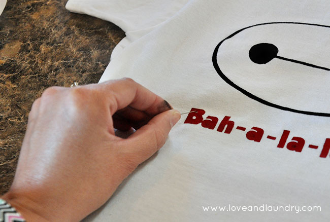 Our boys love Big Hero 6 and this easy DIY Baymax t-shirt is a project that takes less than 10 minutes to make!